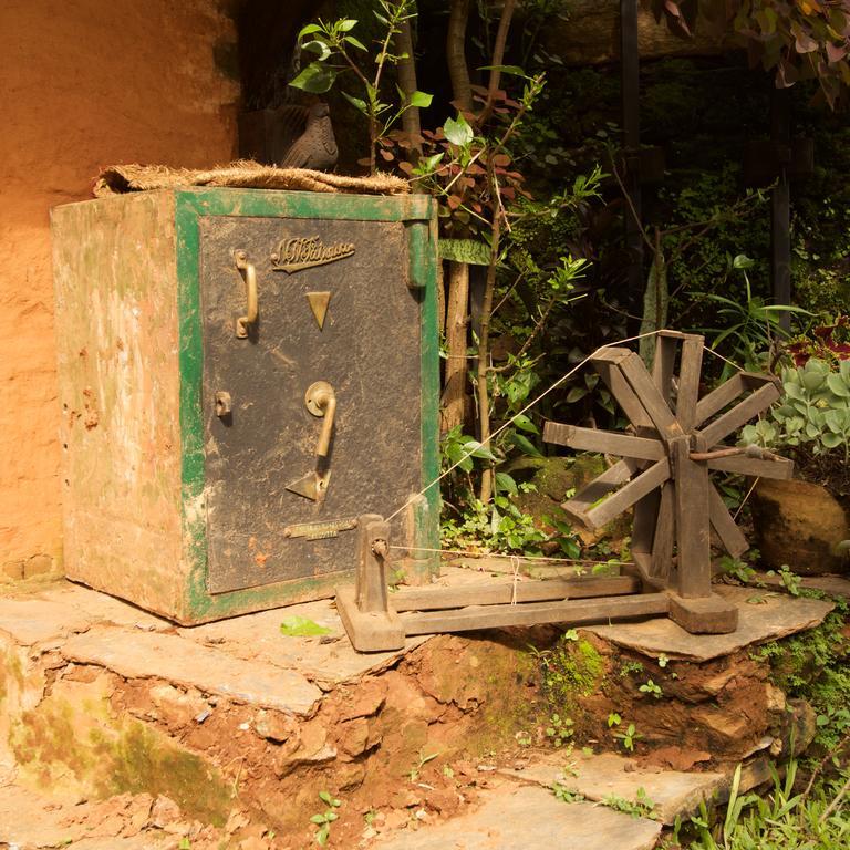 फार्म स्टे The Famous Farm